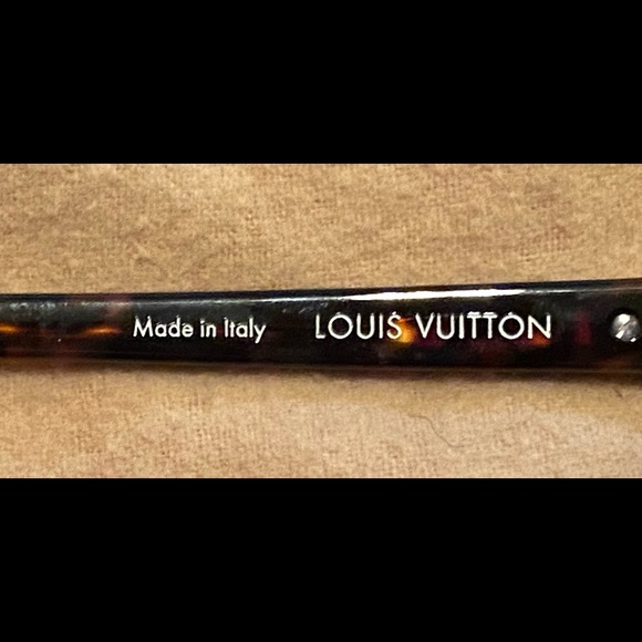 Louis Vuitton Sunglasses - Picture 5 of 7
